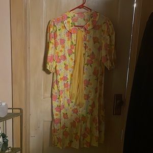 Vintage 1970s ladies house coat with scarf
